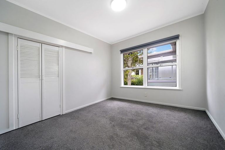 Photo of property in 41 Royal Road, Massey, Auckland, 0614