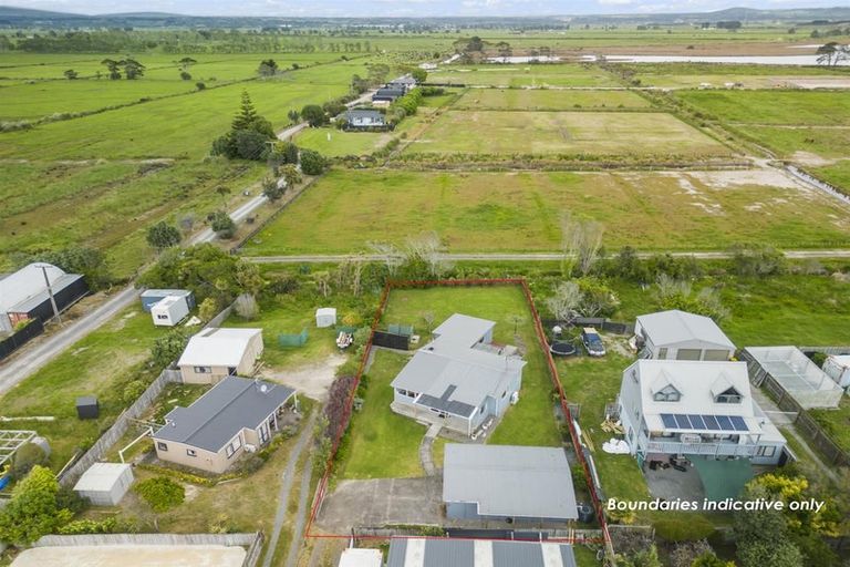 Photo of property in 450 Pukehina Parade, Pukehina, Te Puke, 3189