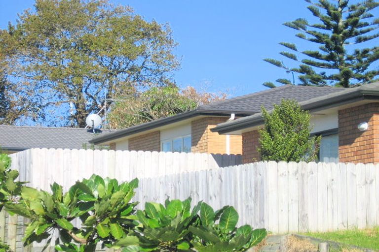Photo of property in 5 Midhurst Avenue, Henderson, Auckland, 0612