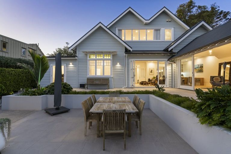 Photo of property in 21 Norwood Road, Bayswater, Auckland, 0622