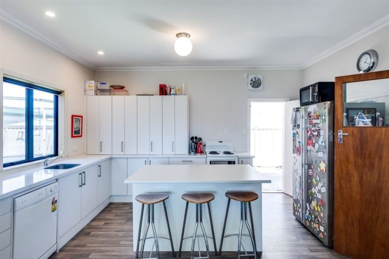 Photo of property in 7 Howard Road, Taradale, Napier, 4112