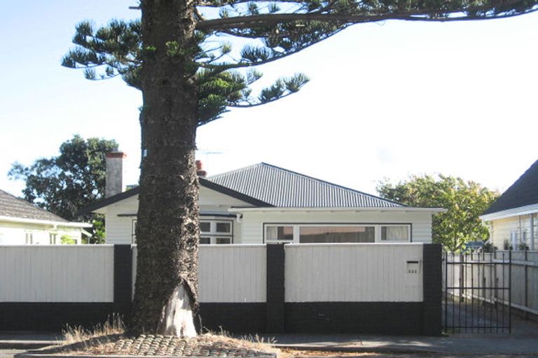 Photo of property in 222 Muritai Road, Eastbourne, Lower Hutt, 5013