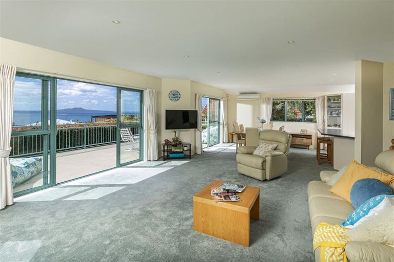 Photo of property in 19a Orchard Road, Browns Bay, Auckland, 0630