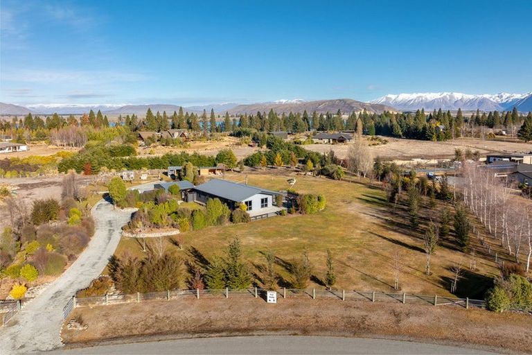 Photo of property in 16 Matukituki Crescent, Twizel, 7901