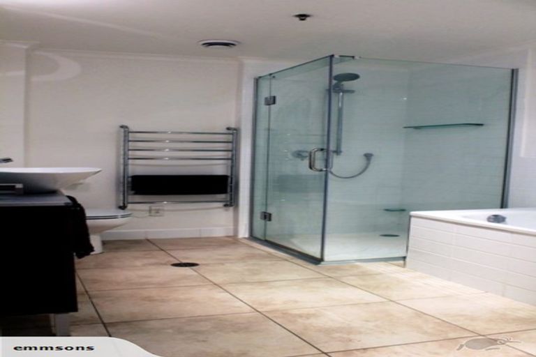 Photo of property in Augusta Apartments, 15/254 Willis Street, Te Aro, Wellington, 6011