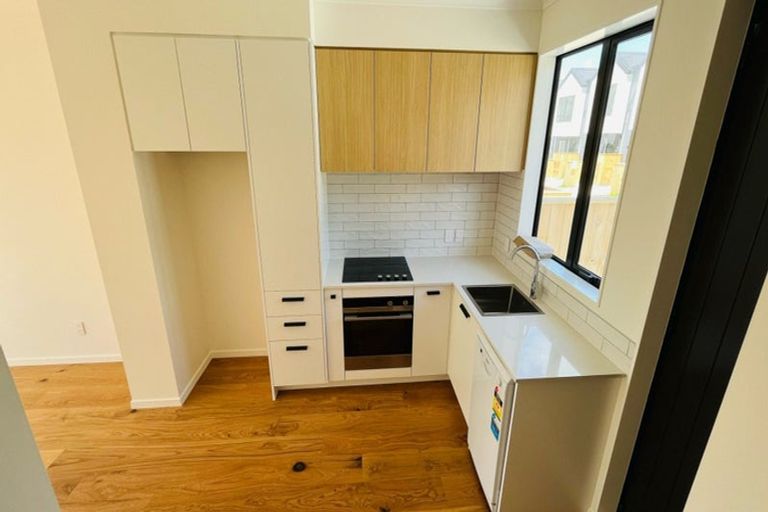 Photo of property in 4/31 Mahalo Avenue, Wiri, Auckland, 2104