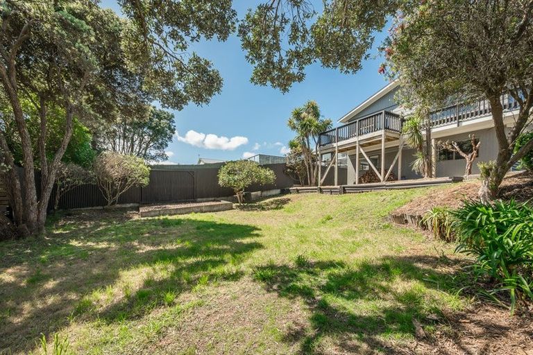Photo of property in 3 Atua Street, Waikanae Beach, Waikanae, 5036