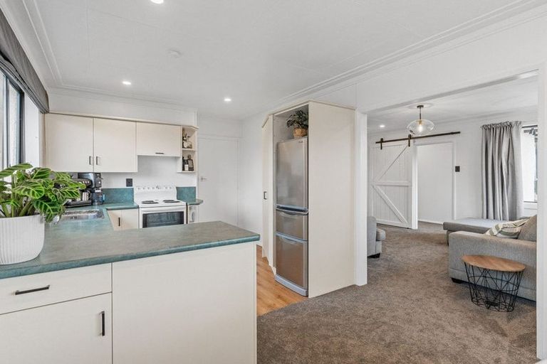 Photo of property in 16 Esk Place, Mosgiel, 9024