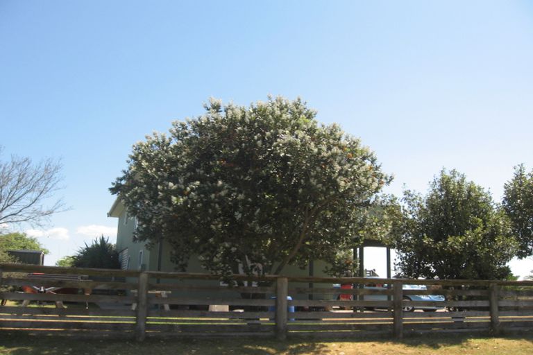 Photo of property in 550 Pukehina Parade, Pukehina, Te Puke, 3189