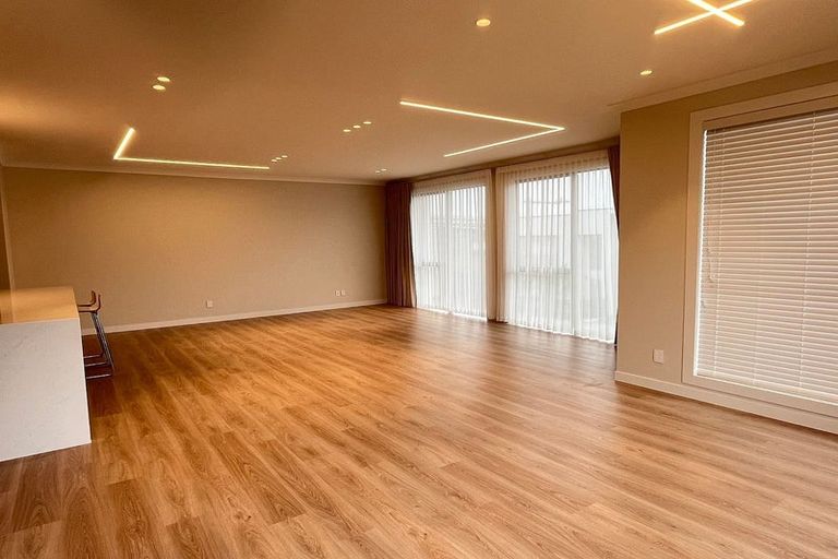 Photo of property in 8 La Bella Road, Hobsonville, Auckland, 0616