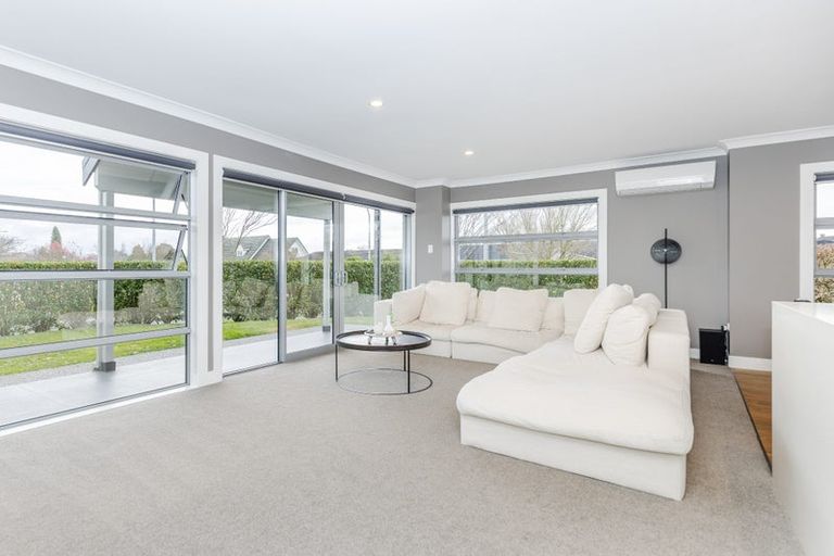 Photo of property in 54 Chedworth Avenue, Chedworth, Hamilton, 3210