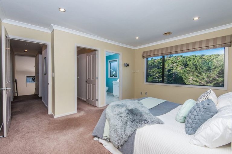 Photo of property in 53 Te Puia Drive, Aotea, Porirua, 5024