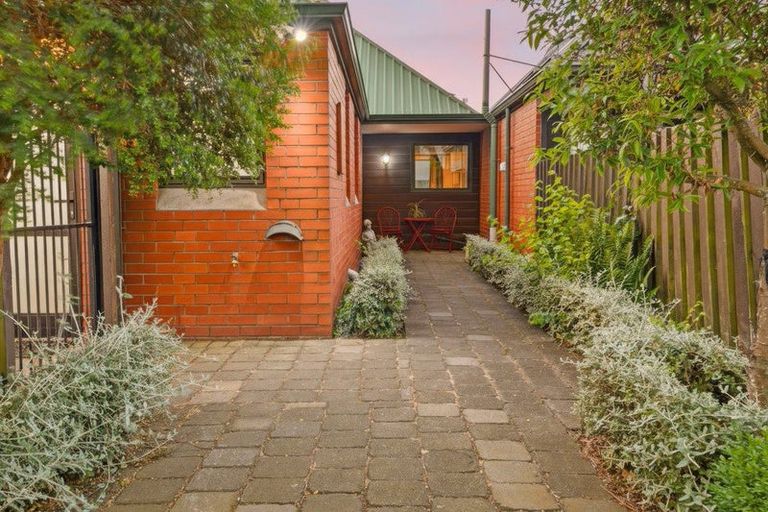 Photo of property in 2/89 Windermere Road, Papanui, Christchurch, 8053