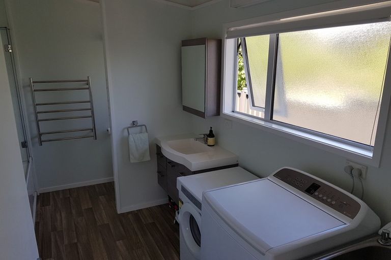 Photo of property in 2 Taihiki Road, Clarks Beach, 2122