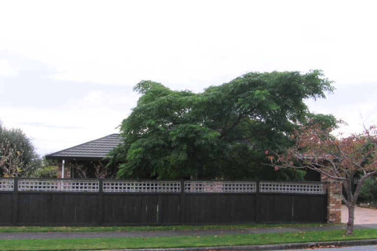 Photo of property in 9 Tawa Street, Waikanae, 5036