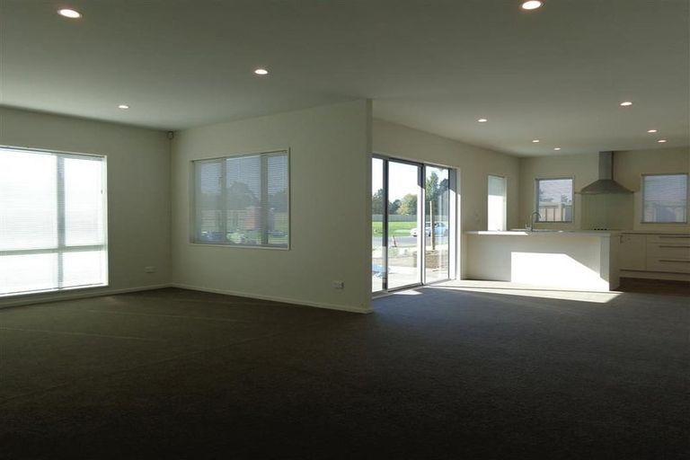 Photo of property in 11 Faringdon Boulevard, Rolleston, 7615