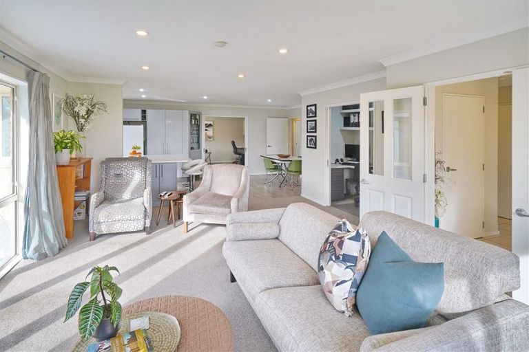 Photo of property in 22 Country Palms Drive, Halswell, Christchurch, 8025