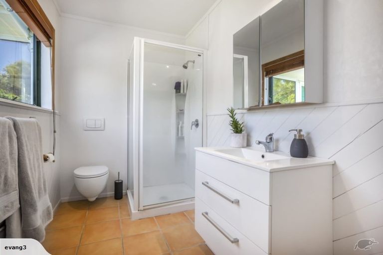 Photo of property in 21 Taupo Crescent, Plimmerton, Porirua, 5026