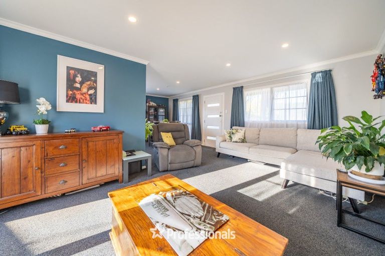 Photo of property in 33 Fenchurch Grove, Stokes Valley, Lower Hutt, 5019