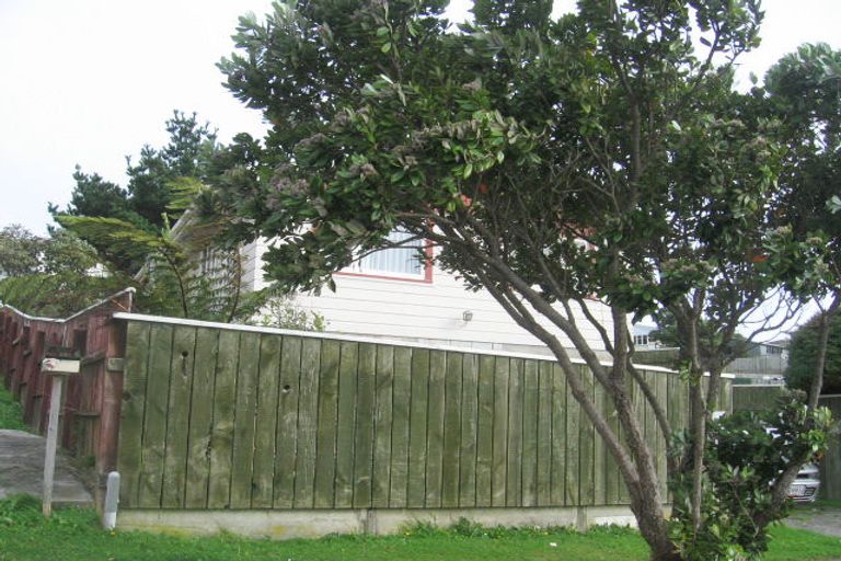 Photo of property in 39 Beaumaris Crescent, Ascot Park, Porirua, 5024