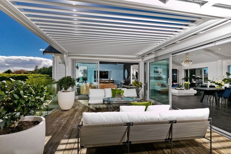 Photo of property in 63 Tiri Road, Manly, Whangaparaoa, 0930