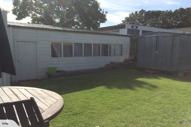 Photo of property in 27 Lisa Rise, Half Moon Bay, Auckland, 2012