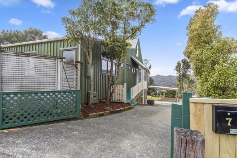 Photo of property in 7 Fenchurch Grove, Stokes Valley, Lower Hutt, 5019