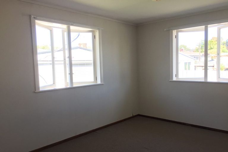 Photo of property in 38 Valonia Street, New Windsor, Auckland, 0600