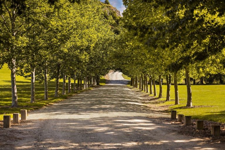 Photo of property in 80 Toka Road, Dalefield, Queenstown, 9371