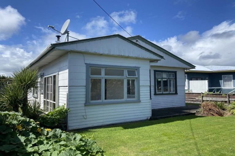 Photo of property in 9 Peel Street, Westport, 7825