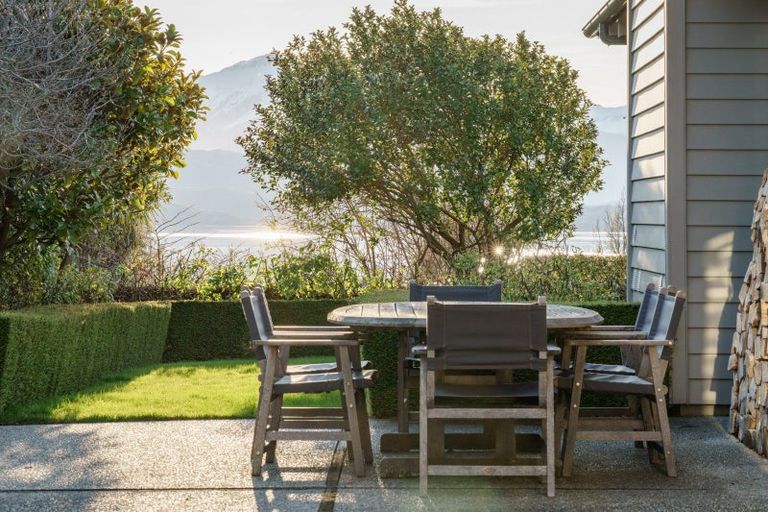 Photo of property in 1 Briar Bank Drive, Wanaka, 9305