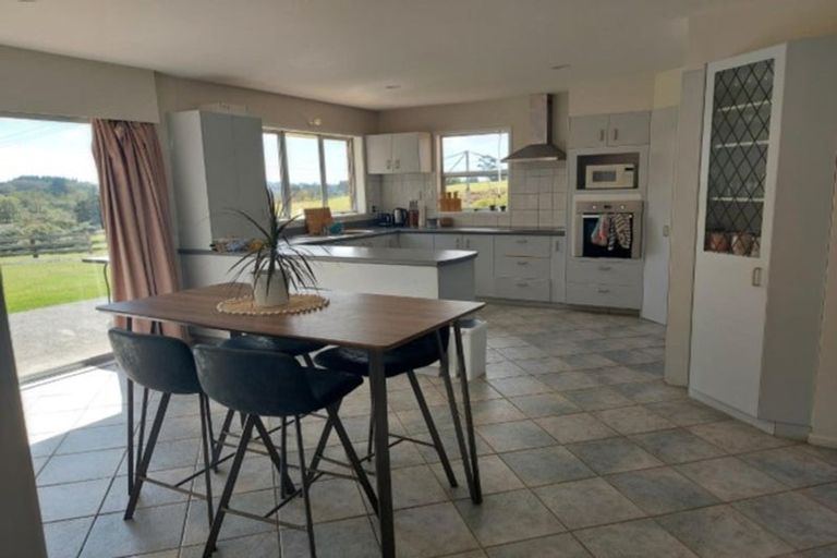 Photo of property in 327 Pine Valley Road, Dairy Flat, Silverdale, 0992