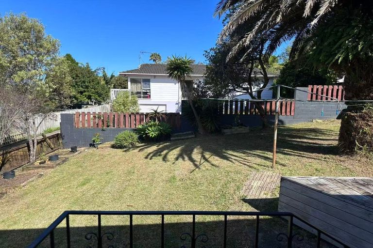 Photo of property in 13 Spinella Drive, Bayview, Auckland, 0629
