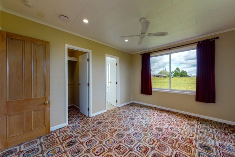 Photo of property in 11 Orchard East Road, Ngatea, 3503