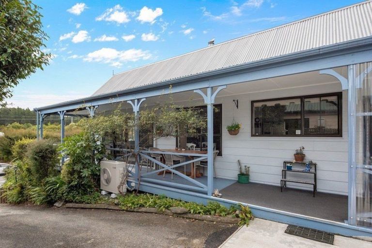 Photo of property in 168 Waikawa Road, Picton, 7220