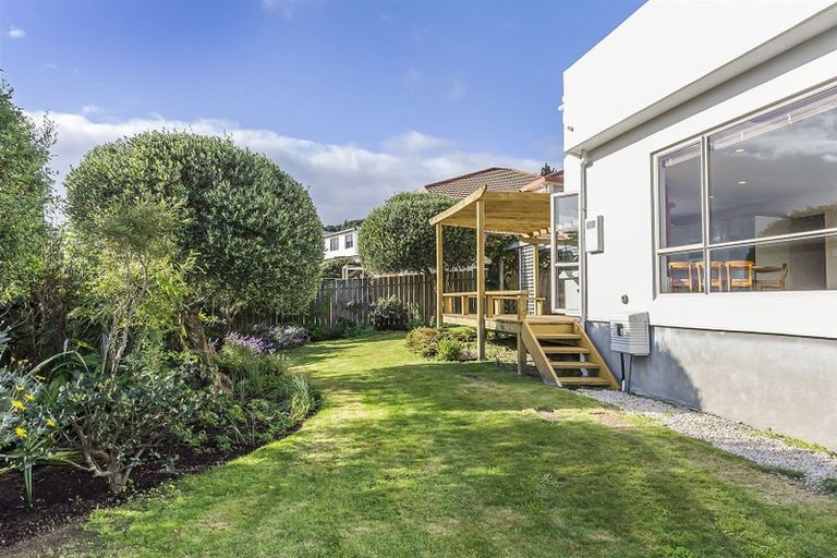 Photo of property in 2 Glengavel Grove, Papakowhai, Porirua, 5024