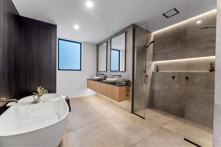 Photo of property in 17a Roland Road, Greenhithe, Auckland, 0632