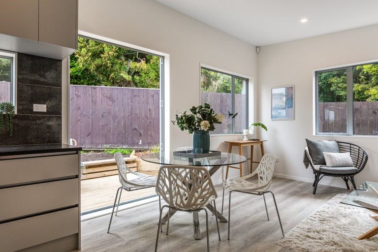 Photo of property in 64 Lemnos Place, Titirangi, Auckland, 0604