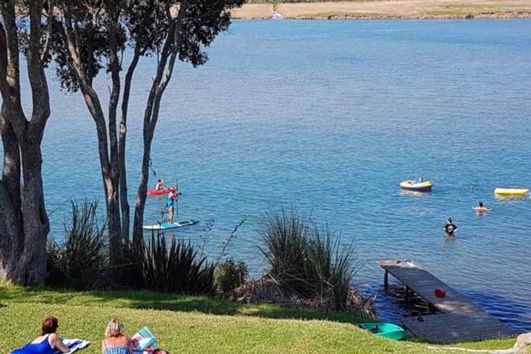 Photo of property in 281 Cove Road, Waipu, 0582