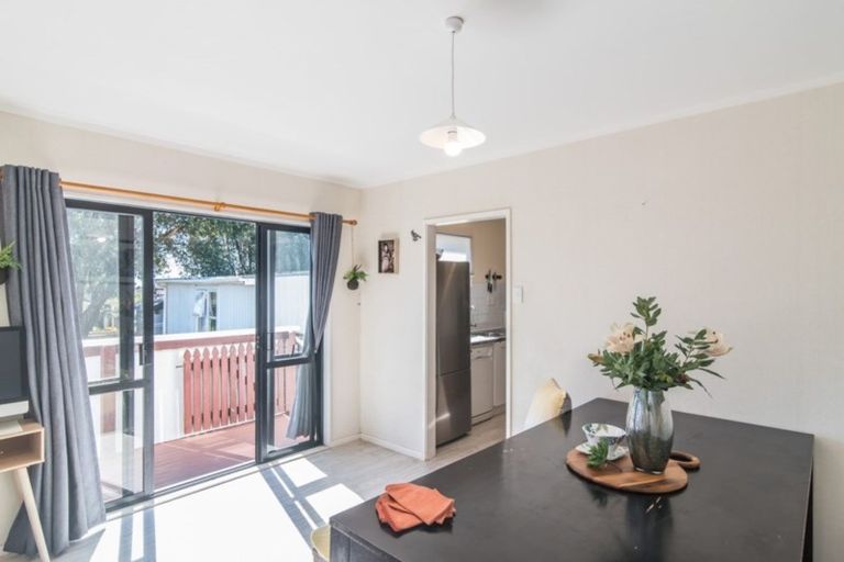 Photo of property in 3 Freyberg Crescent, Waikanae Beach, Waikanae, 5036