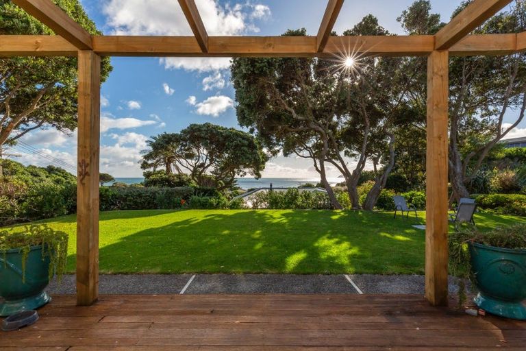 Photo of property in 137 Wellington Road, Paekakariki, 5034