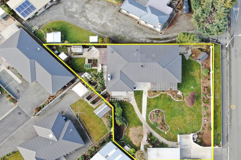 Photo of property in 1 Weston Road, Holmes Hill, Oamaru, 9401