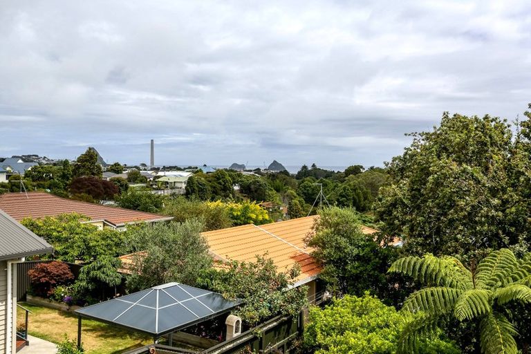 Photo of property in 12 Dorset Avenue, Westown, New Plymouth, 4310
