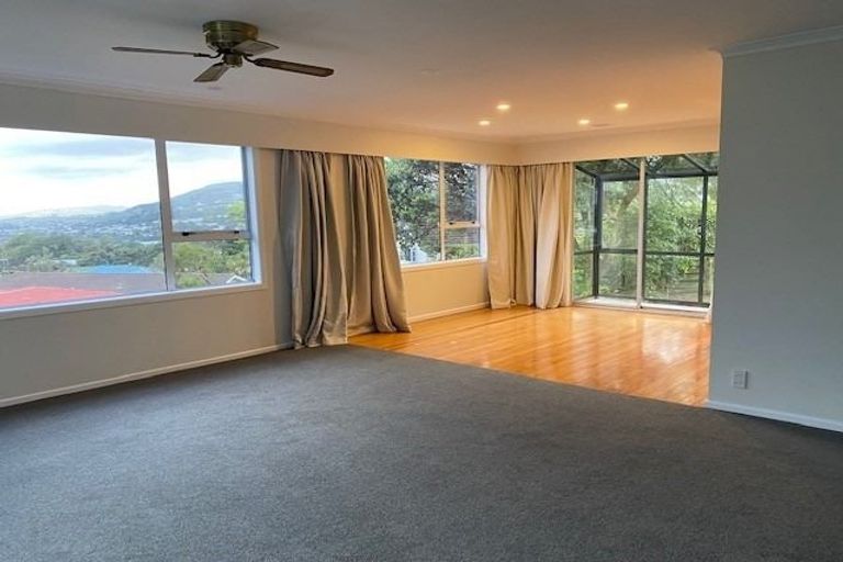 Photo of property in 3 Bede Grove, Tawa, Wellington, 5028