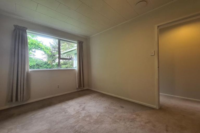 Photo of property in 1 Murillo Place, Henderson, Auckland, 0612
