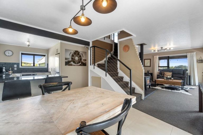 Photo of property in 16 Hawke Place, Pukekohe, 2120