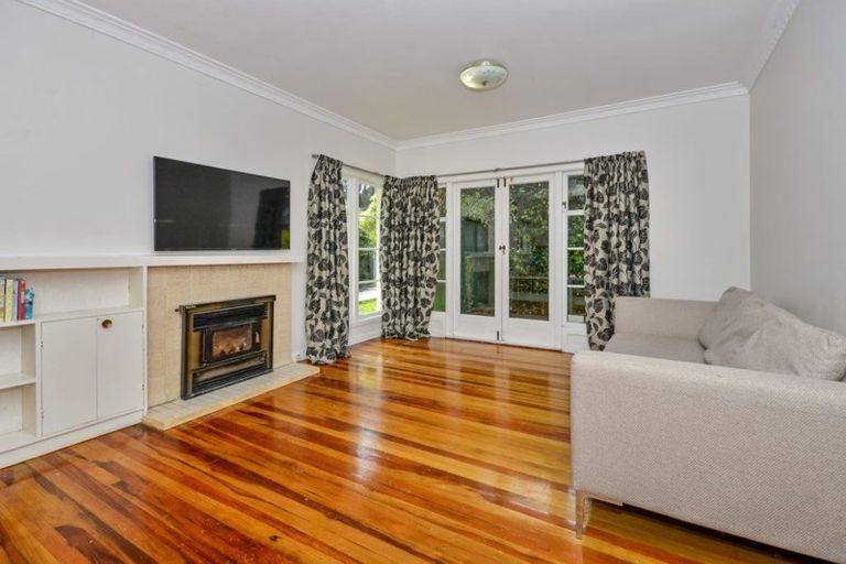 Photo of property in 214 Onewa Road, Birkenhead, Auckland, 0626