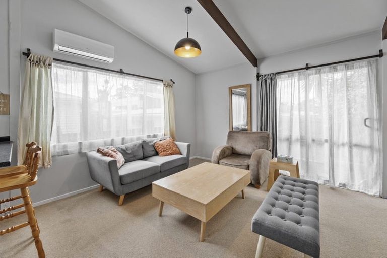 Photo of property in 2/180 Henderson Valley Road, Henderson, Auckland, 0612