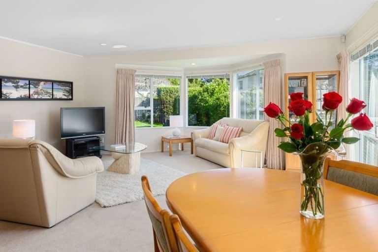 Photo of property in 5 Rimu Rise, Albany, Auckland, 0632