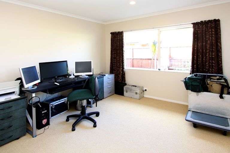 Photo of property in 30 Croftview Road, Wattle Downs, Auckland, 2103